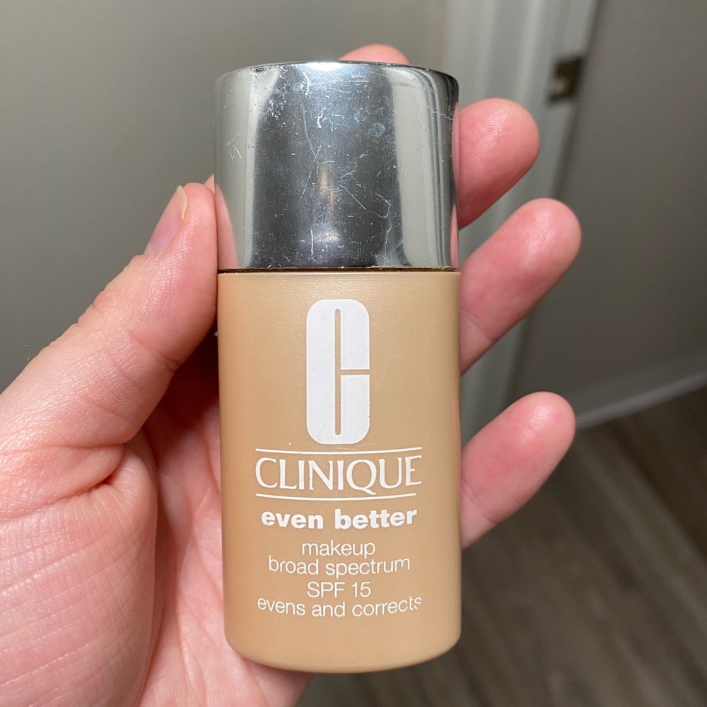 Clinique Even Better Foundation makeup SPF 15 - Fair